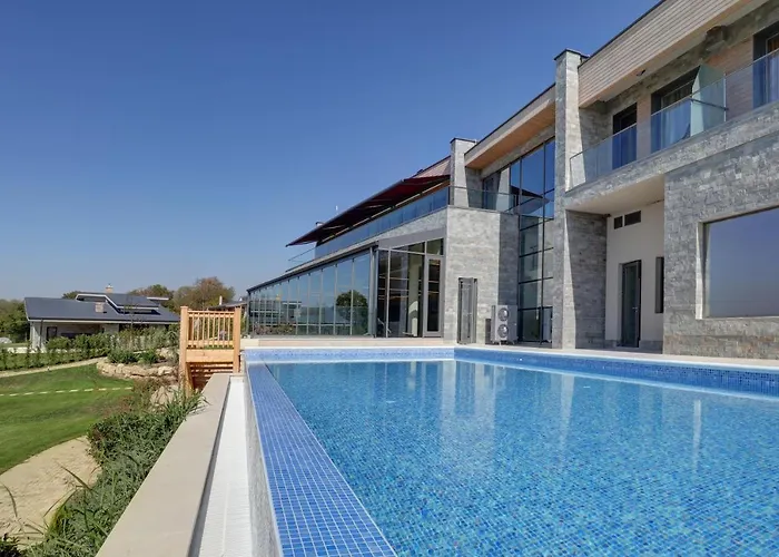 Eco Complex Near Varna 度假村 *